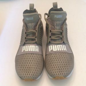 Puma “IGNITE” mens Running shoe. Sz9